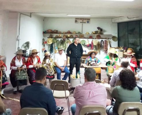Chap&eacute;us de Palha de Cambeses: uma tradi&ccedil;&atilde;o que se partilha e se mant&eacute;m viva!